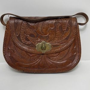 Vintage brown leather floral embossed shoulder bag gold clasp